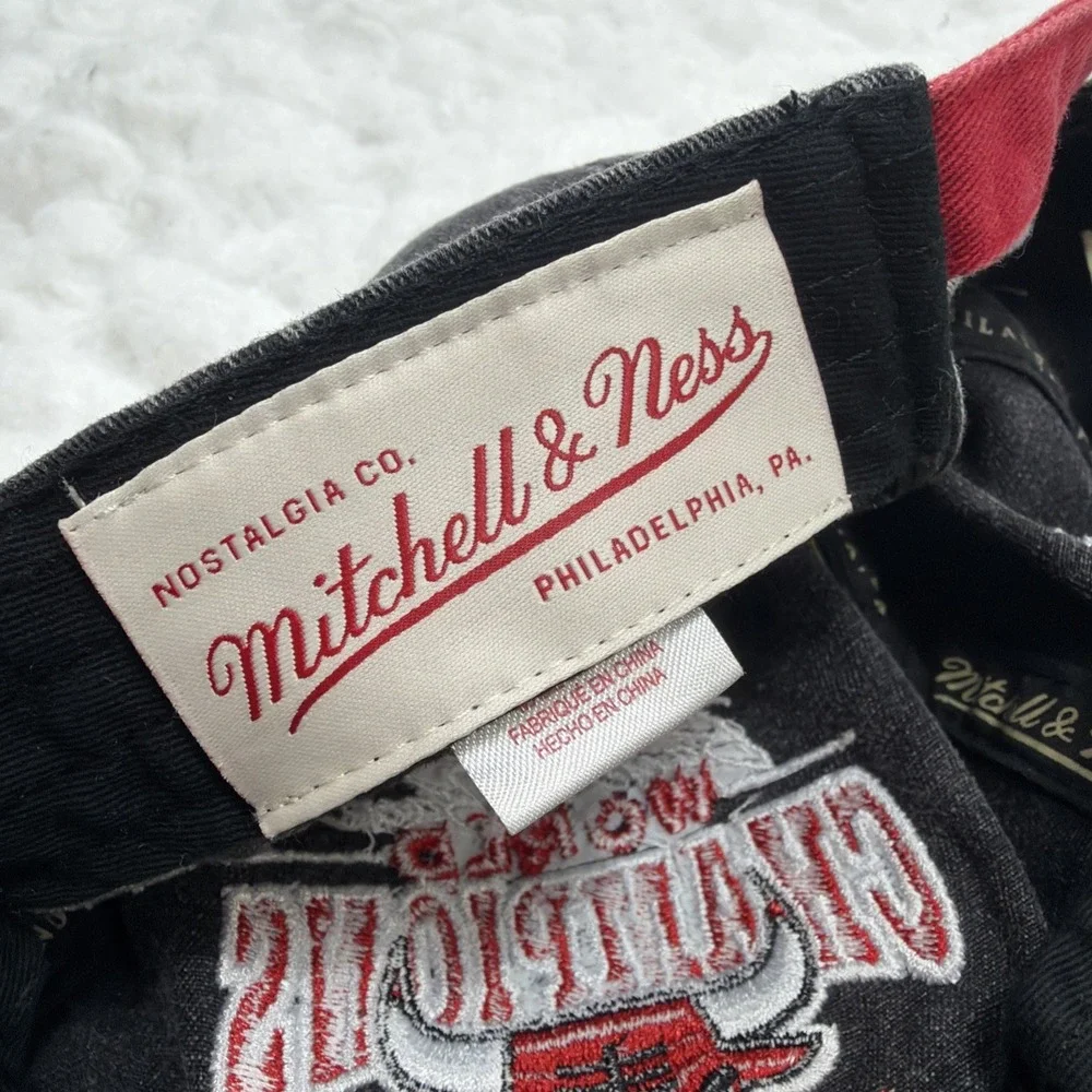 Mitchell & Ness HWC CHICAGO BULLS 1991-92 World Champions Buckle Strap Cap Denim